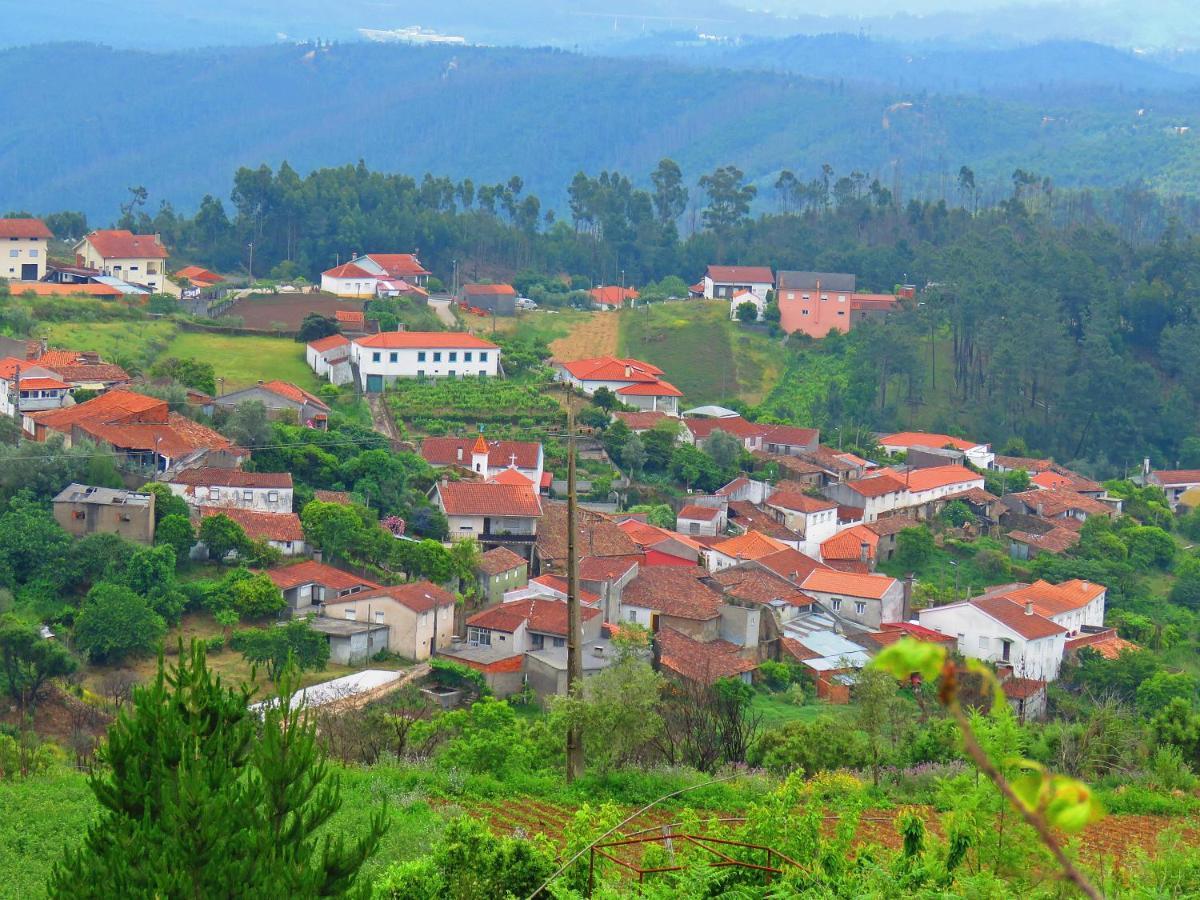 Casa Eira Do Povo 1 Guest House Vale de Colmeias Bagian luar foto
